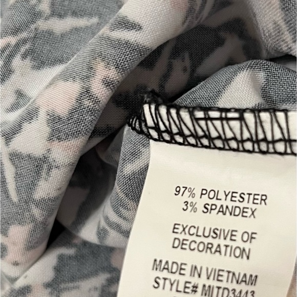 NY Collections Embellished Neckline Dress - Picture 10 of 10